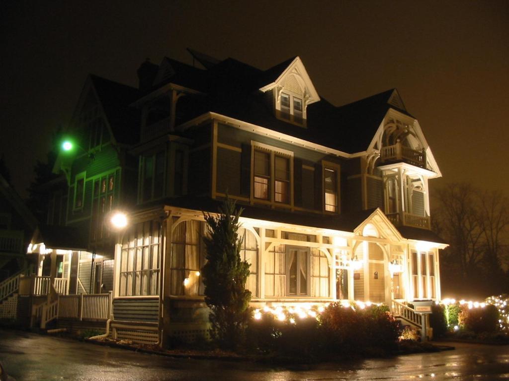 Victoria'S Historic Inn Wolfville Esterno foto