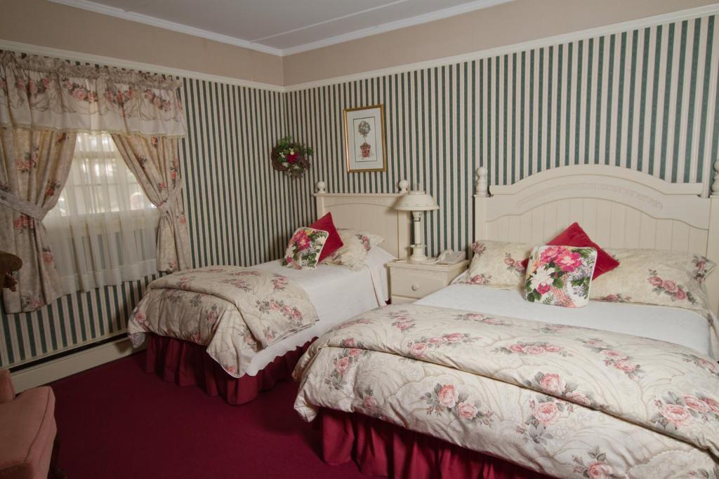 Victoria'S Historic Inn Wolfville Esterno foto