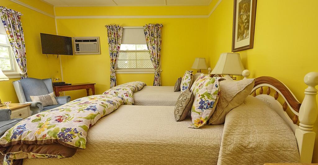 Victoria'S Historic Inn Wolfville Esterno foto