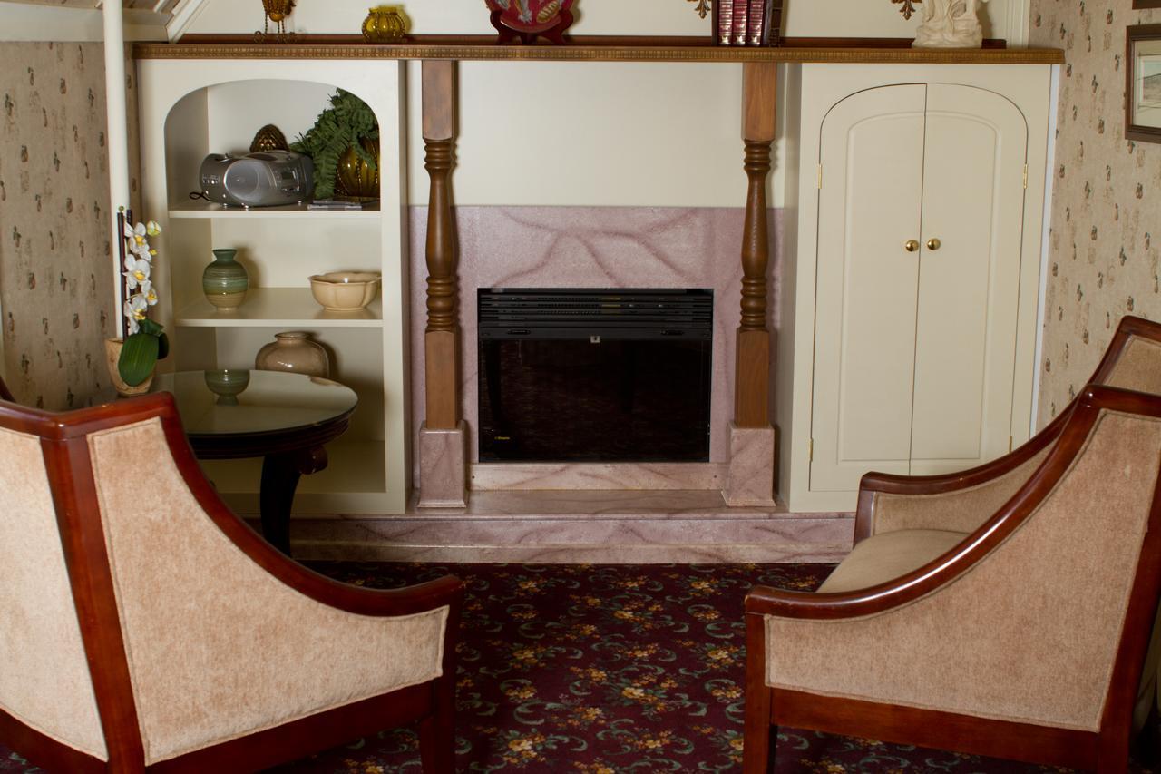 Victoria'S Historic Inn Wolfville Esterno foto
